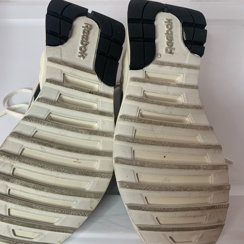 Reebok classic running shoes unisex USAsize6.5men 8womens - Picture 9 of 11
